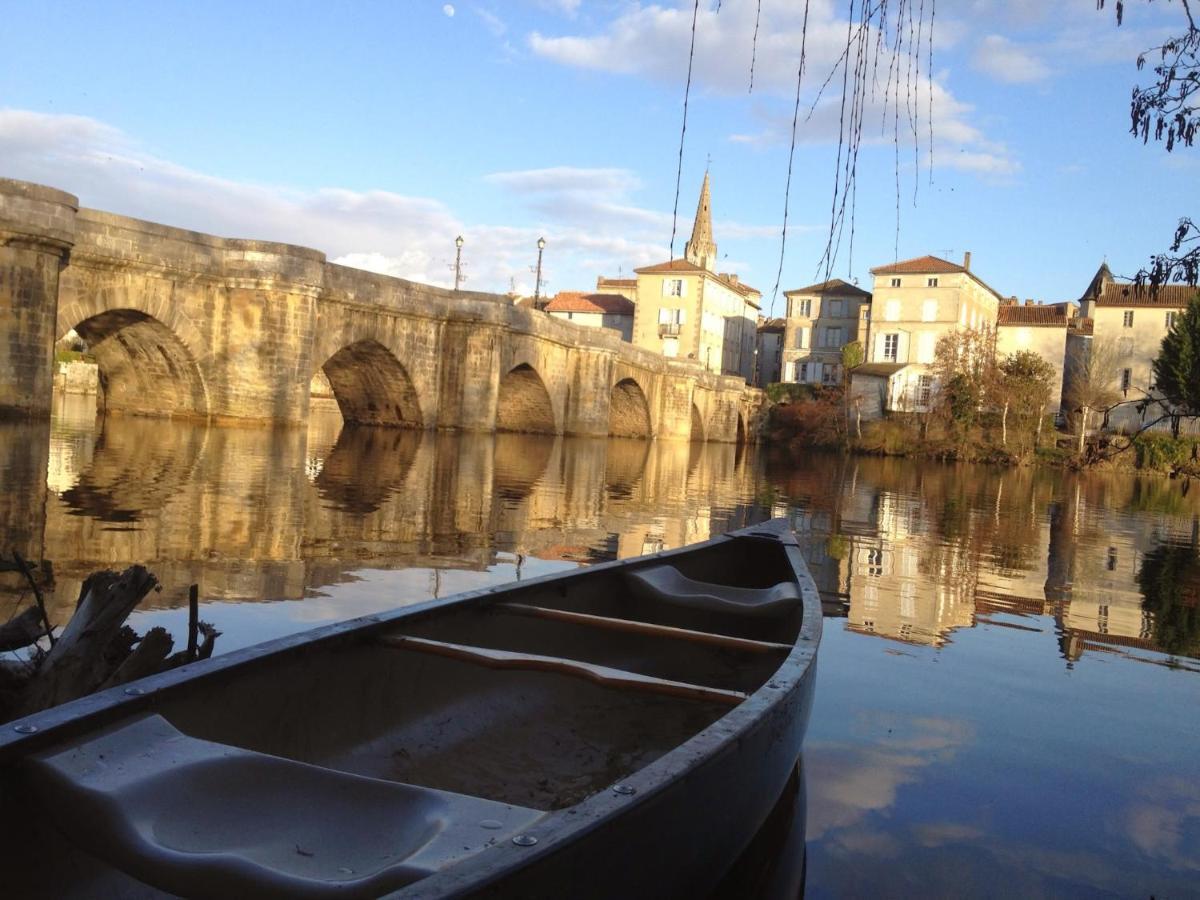 Pont Vieux Chambres d'Hotes Confolens Extérieur photo